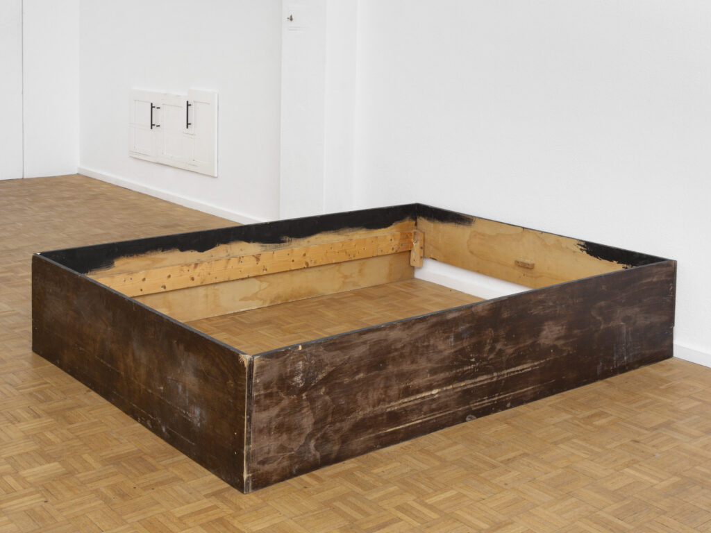 Sentiment-EmilyBarker-JulienGremaud-004-web