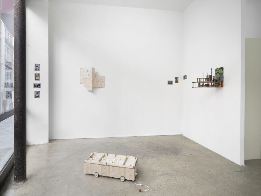 Sentiment-Paris-SmallWorld-JulienGremaud-001-web